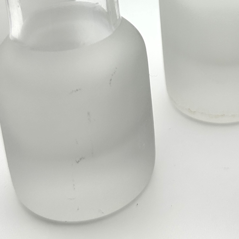 Small Clear Glass Tube Plant Propagation Vase Chunky Base Frosted Glass Bud Vase - Picture 7 of 10